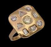 טבעת זהב 18K, אלמנט מעוין משובץ 3 יהלומים במשקל של כ-.ct 1.00 $ 1,200 1,600 585.