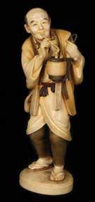 חכם אוחז במניפה, למותניו אינרו ונצוקי, פסלון שנהב יפני איכותי ביותר, תקופת