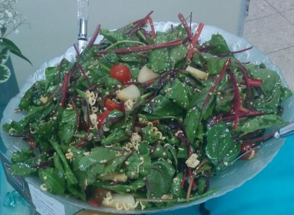 Spinach heart of palm salad (serves 12-15) סלט תרד לבבות דקל )מתאים ל 12-15 סועדים( Fresh spinach, hearts of palms, cherry tomatoes and almonds in a rice vinaigrette dressing 4 litre enough for 15