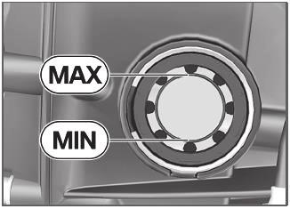 אם המפלס נמצא מעל לסימון MAX (מקס'): פנה למוסך מומחה לתיקון מפלס השמן; מומלץ לפנות למרכז שירות מורשה לאופנועי,BMW מורשה מטעם דלק מוטורס.