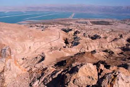 ים המלח ימה מלוחה בשולי מדבר יהודה, השוכנת לאורך השבר הסורי-אפריקאי. חופי ים המלח הם המקום היבשתי הנמוך בעולם.