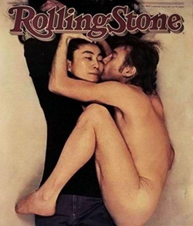 ב 8 בדצמבר 6380 נשלחה לייבוביץ' ע"י הרולינג סטון לצלם את ג'ון לנון עם הוצאת תקליט חדש. )מאז הצילום הראשון שצילמה הפכה לייבוביץ' לצלמת המועדפת עליו(.