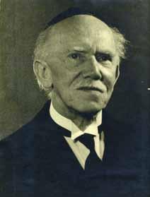 Schlesinger published six books in German and in Hebrew as well as numerous essays mainly on the topics of Judaism and Zionism.