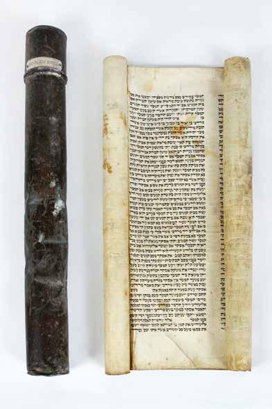 48. מגילת אסתר גדולה - הרב מרקוס - בית החולים ביקור חולים, ירושלים מגילת אסתר. ]ירושלים, המאה ה- 20 [. מגילה גדולה במיוחד. כתובה בשמונה עמודות בלבד, 50 שורות בעמודה. כתיבת "בית יוסף" בכתיבה ירושלמית.