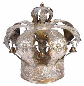 פתיחה: $500 68 67. Torah Mantle - Europe, 19 th Century Torah mantle, central Europe, [19 th century]. Silk / cotton with gold thread embroidery.