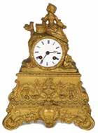 שעון קרטל צרפתי, איכותי, 1890 בקירוב. קופסת השעון מצופה בפורניר בסגנון Boulle בעיטורי ברונזה בדגמי פרחים ועלי אקאנטוס.