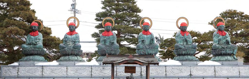מקדש זנקוג'י צ' ו ב ו 中部 ממוקם בלב מרכז יפן, מחוז צ'ובו הוא תיבת אוצר של פלאים. הוא בית למעיינות חמים, אתרי סקי, טירות סמוראים, כפרים המוחבאים בין הרים וכמובן, של האלפים היפניים.