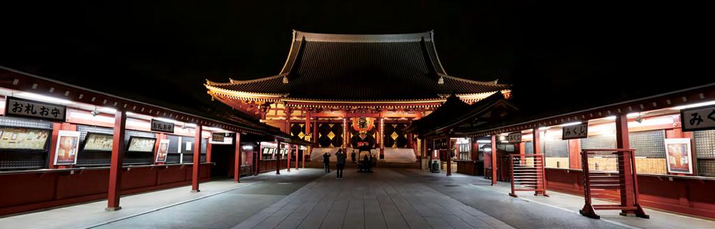 ט וק י ו 東京 מקדש סנסוג'י מעיר מבצר קטנה לעיר הגדולה בעולם, תהילתה, הונה ואוכלוסייתה של טוקיו התרבו בהתמדה לאורך השנים, מה שהפך אותה למגרש המשחקים הצבעוני והאינסופי שהיא היום.