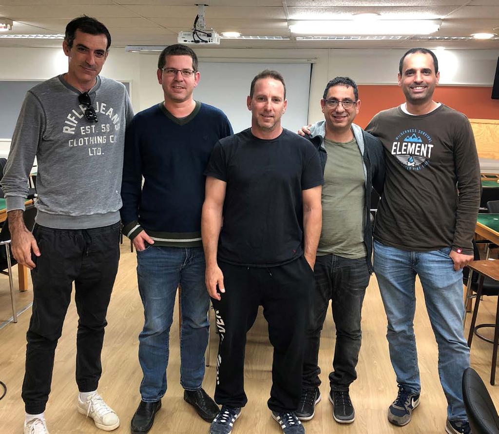 העניין הוא שהכרזת 4 בסיבוב הקודם לאחר 3 מהשותף שהראה 10+ נקודות עם התאמה ב- הייתה Underbid קל. ניתן היה גם לשקול הכרזת קיו-ביד של.