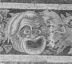 Varone, Pompeii, Paris, 1996, השילוב הקיים בדיוקן בין אופן הסימון האיקוני, אופן הסימון האינדקסיאלי ואופן הסימון הסימבולי, הופכים אותו למערכת שניתן להכניס בה שינויים, שאינם תואמים בהכרח את המראה הנראה
