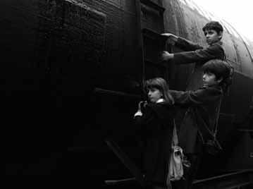 Chantrapas France, 2010 / 122 Minutes French, English subtitles ש אנטר א פה צרפת, 122 / 2010 דקות צרפתית, תרגום לאנגלית קולנוע / עלילתי Director, Screenwriter & Editors: Otar Iosseliani Producer: