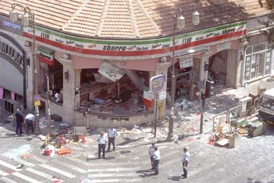 "כל איש אשר יידבנו לבו, תקחו את תרומתו" )שמות, כ"ה( - פעולות של עמותות בישראל, הגם שעוסקות במלאכת קודש, זוכות לעיתים לביקורת שעניינה הפניית משאבי תרומות למימון שכרם של בעלי תפקידים.