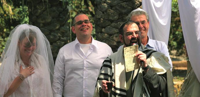 מדי שנה עורכים רבני צהר כ- 3,000 חופות בהתנדבות לזוגות חילוניים ועד היום נישאו דרך צהר יותר מ- 70,000 כלות וחתנים ישראלים.