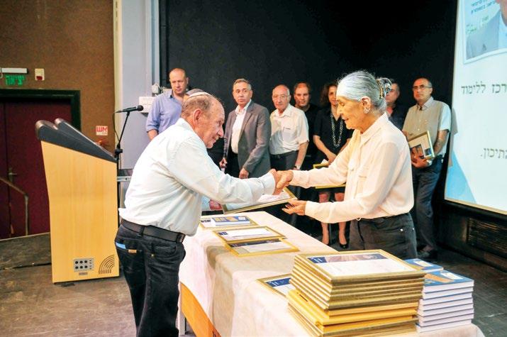 במתחם היריד גם הוצבו על ידי האוניברסיטה פסיכולוגים תעסוקתיים, אשר סייעו לסטודנטים ולבוגרים בניסוח קורות החיים כדי שיוכלו להגישם לנציגי החברות השונות.