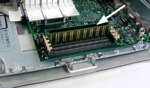 זכרון RAM כל התהליכים המתבצעים על המחשב עוברים דרך זיכרון ה RAM, זיכרון ה RAM, הינו חלק חשוב מאוד לתפעול המערכת והרכבים, ככל שהזכרון גדול יותר, הביצועים מהירים יותר.