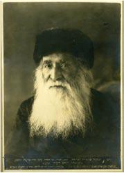 Original photograph by photographer Tzadok Bassan, stamped with his ink-stamp. This picture was taken between 1910-1920. The great Rabbi Y. Y. Diskin was born in 1845.